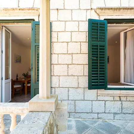 Apartment Apartment& Lukre / Lukre With Terrace