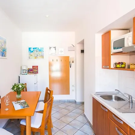 Apartment& Lukre / Lukre With Terrace * Dubrovnik