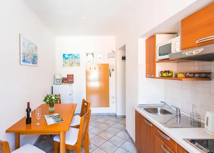 Apartment& Lukre / Lukre With Terrace * Dubrovnik