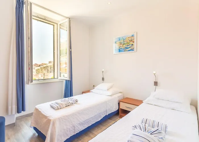 Daire Apartment& Lukre / Lukre With Terrace *