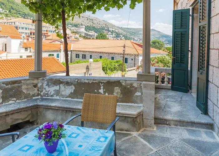 Daire Apartment& Lukre / Lukre With Terrace