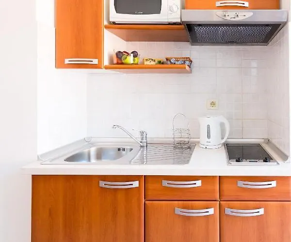 Apartment& Lukre / Lukre With Terrace Ragusa